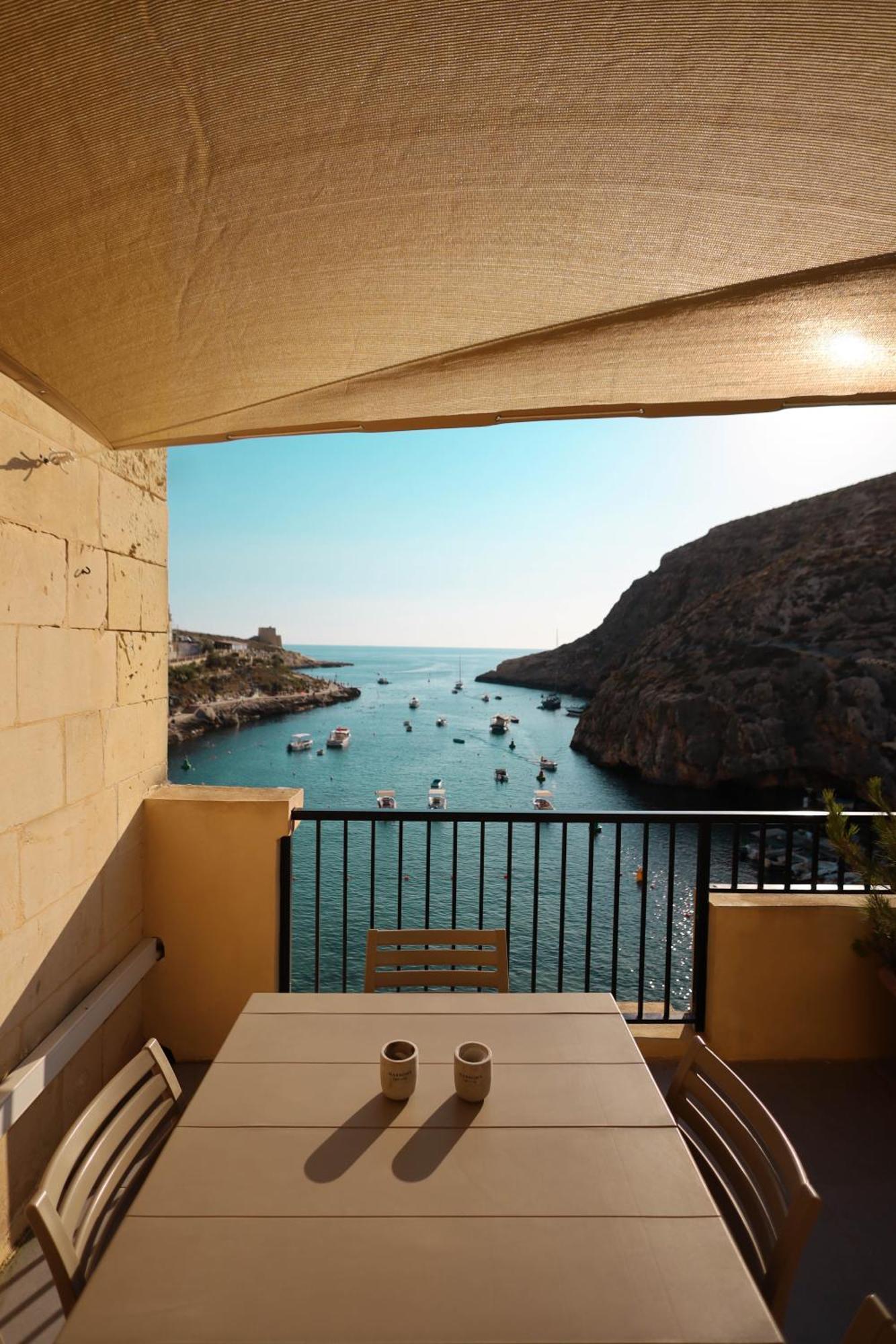 Seafront Duplex Penthouse With Terrace Overlooking Xlendi Bay Ngoại thất bức ảnh