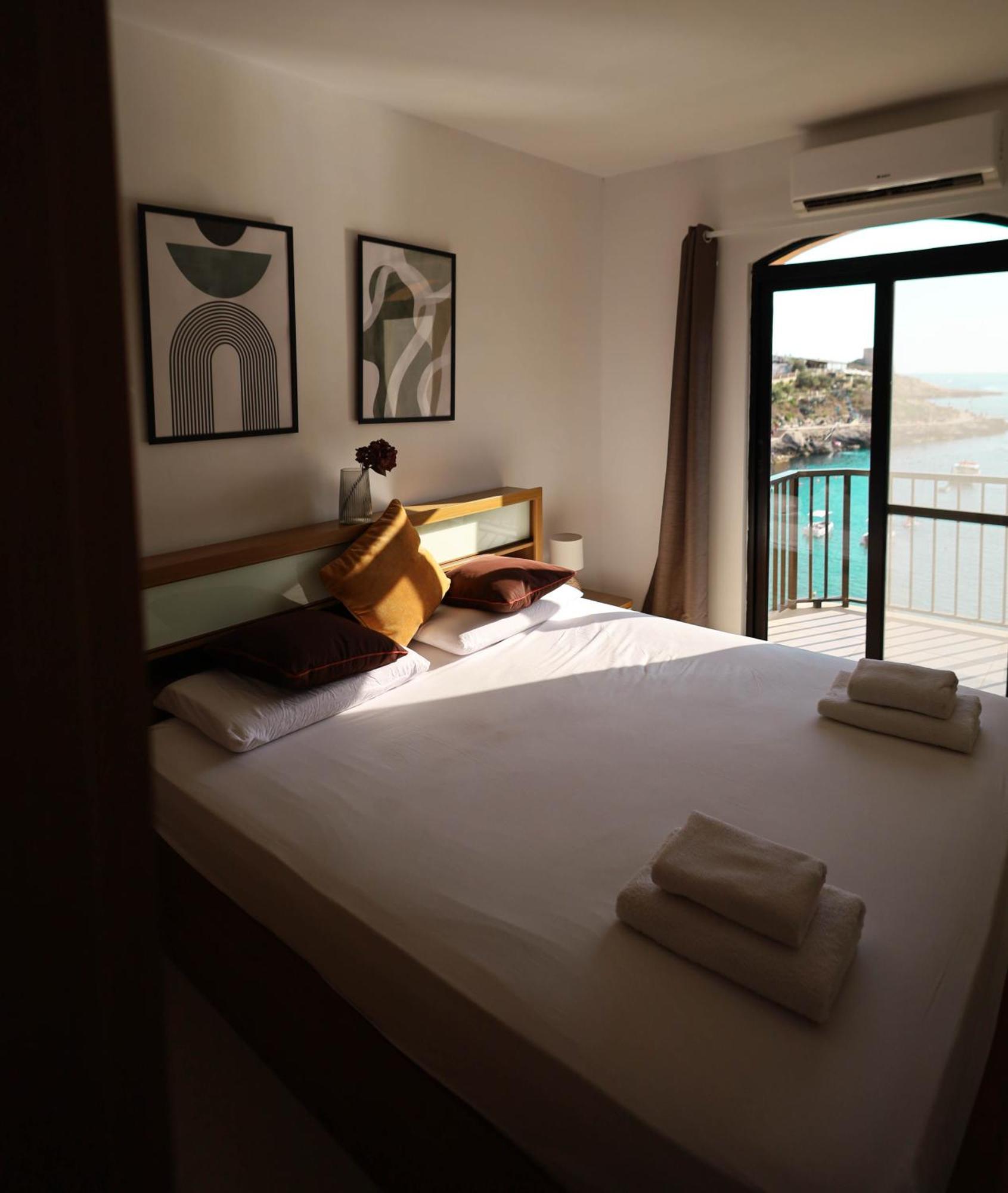 Seafront Duplex Penthouse With Terrace Overlooking Xlendi Bay Ngoại thất bức ảnh